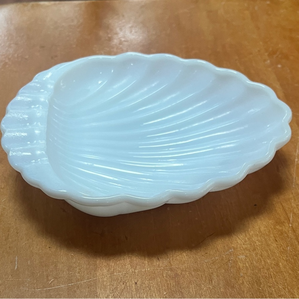 Vintage Milk Glass Shell Dish | Scallop Trinket Soap Dish | Mid Century